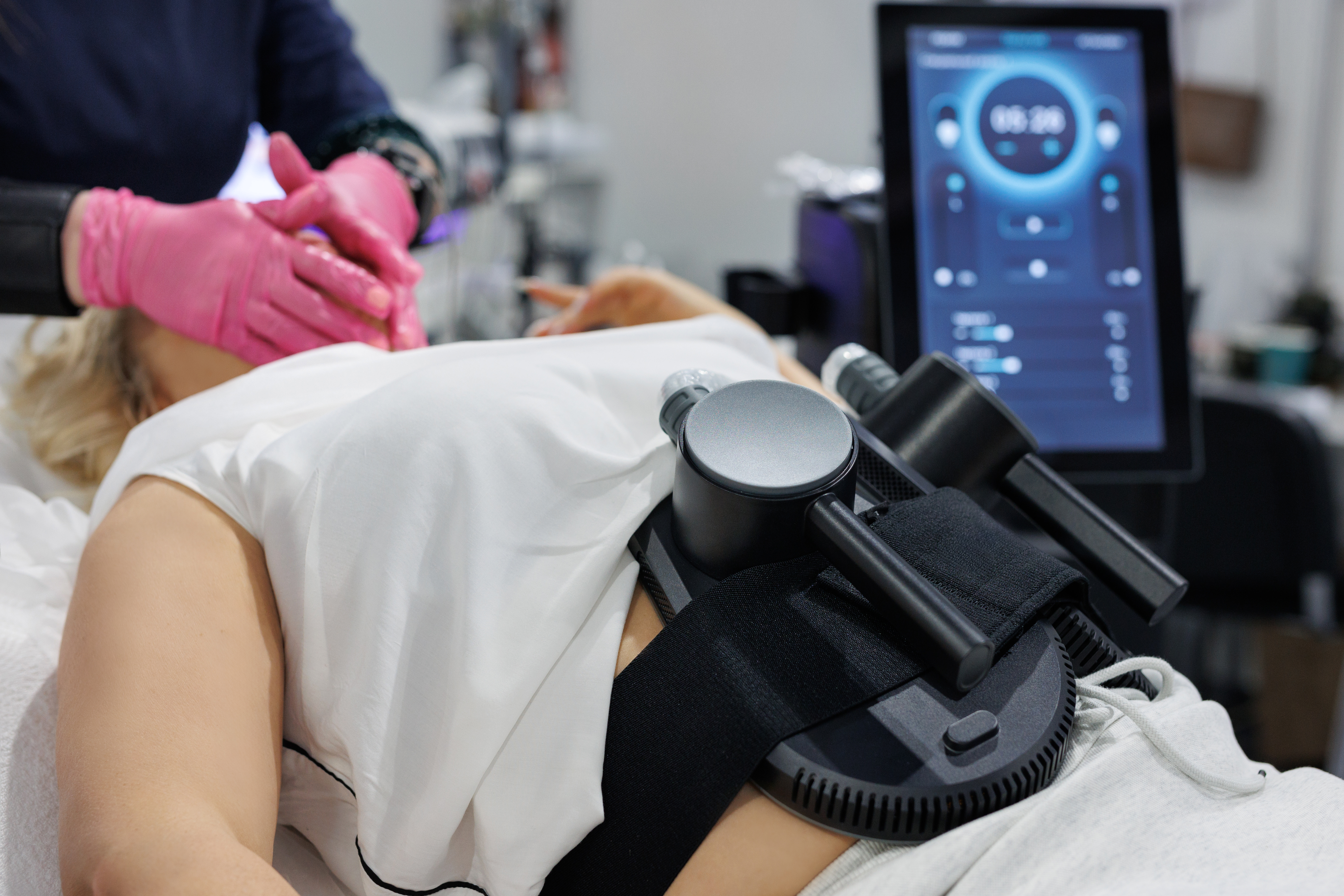 Get Summer Confident with PhysiQ Body Contouring Photo