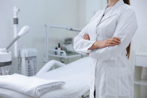 3 Tips to Finding a Qualified Laser Tattoo Removal Technician Photo